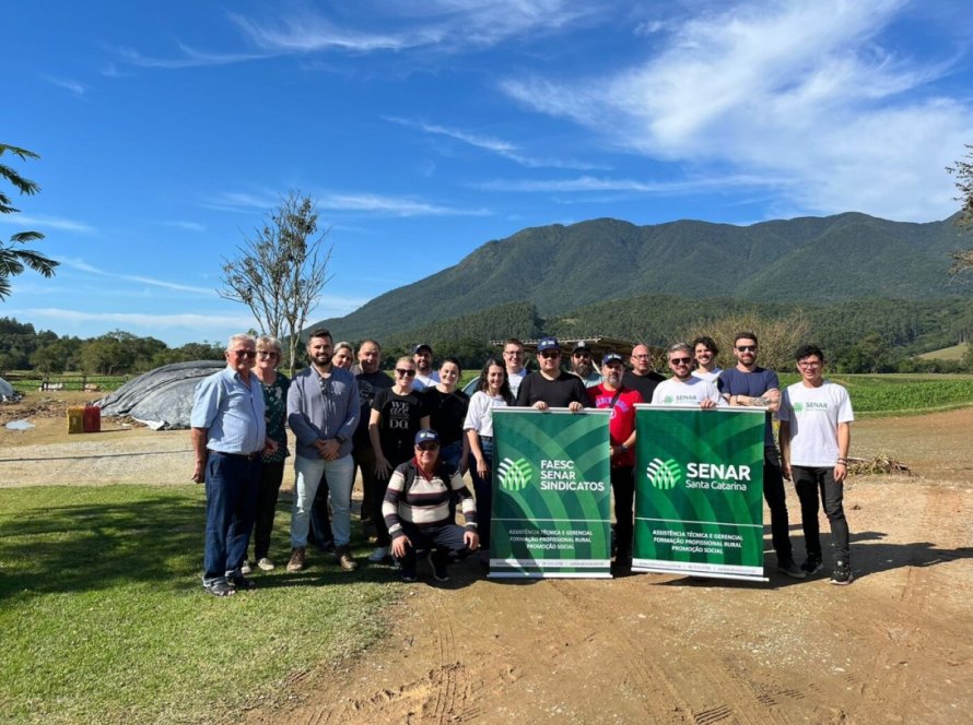 Alunos do curso técnico em Agronegócio do Polo Senar São José conheceram processo produtivo do milho verde