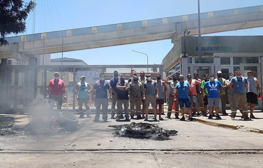 Greve na Argentina leva farelo a subir mais de 2% e soja acompanha altas em Chicago nesta 2ª