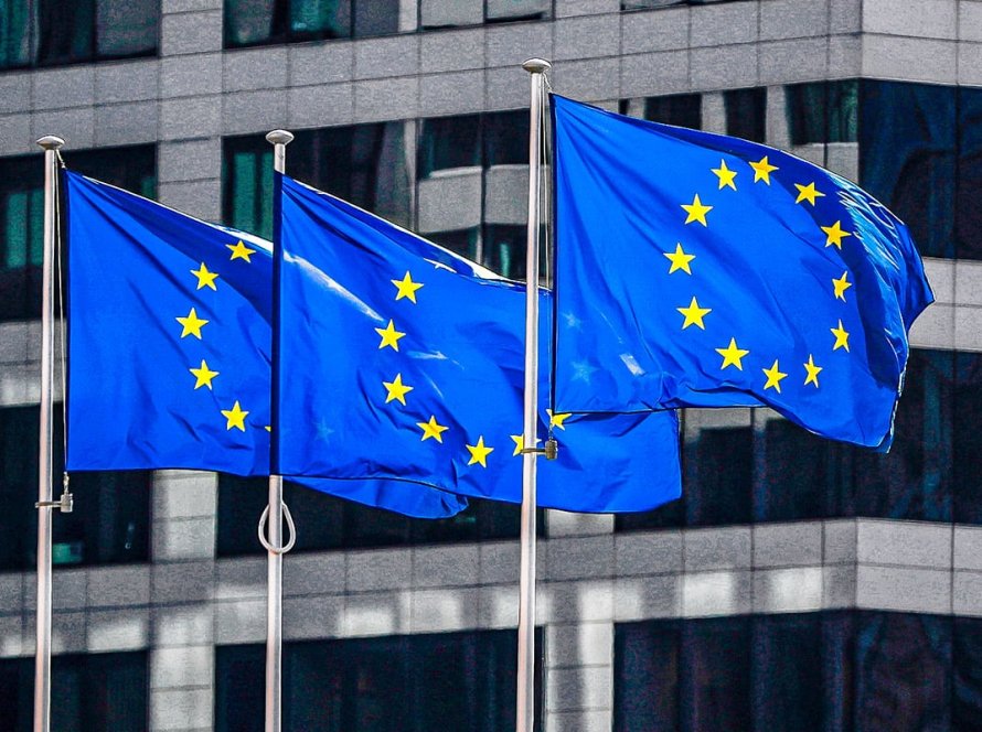 Tarifa de 10% dos EUA e valorização do euro terá impacto sobre exportações da zona do euro, diz membro do BCE