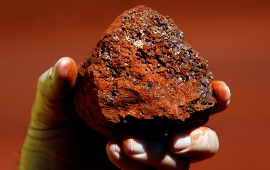 Minério de ferro tem ganho semanal com recorde de exportações de aço da China