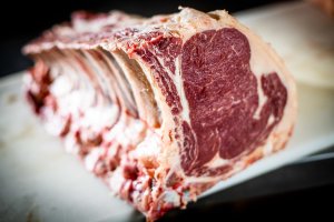 Exportação de carne bovina do Brasil crescerá 12% em 2025 apesar de taxas dos EUA, prevê Abiec