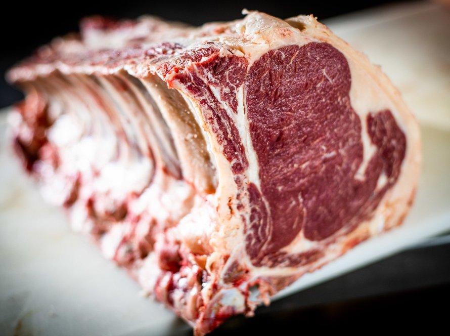 Exportação de carne bovina do Brasil crescerá 12% em 2025 apesar de taxas dos EUA, prevê Abiec
