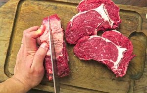 Exportações de carne bovina têm recordes na receita e no volume em setembro, diz Abrafrigo