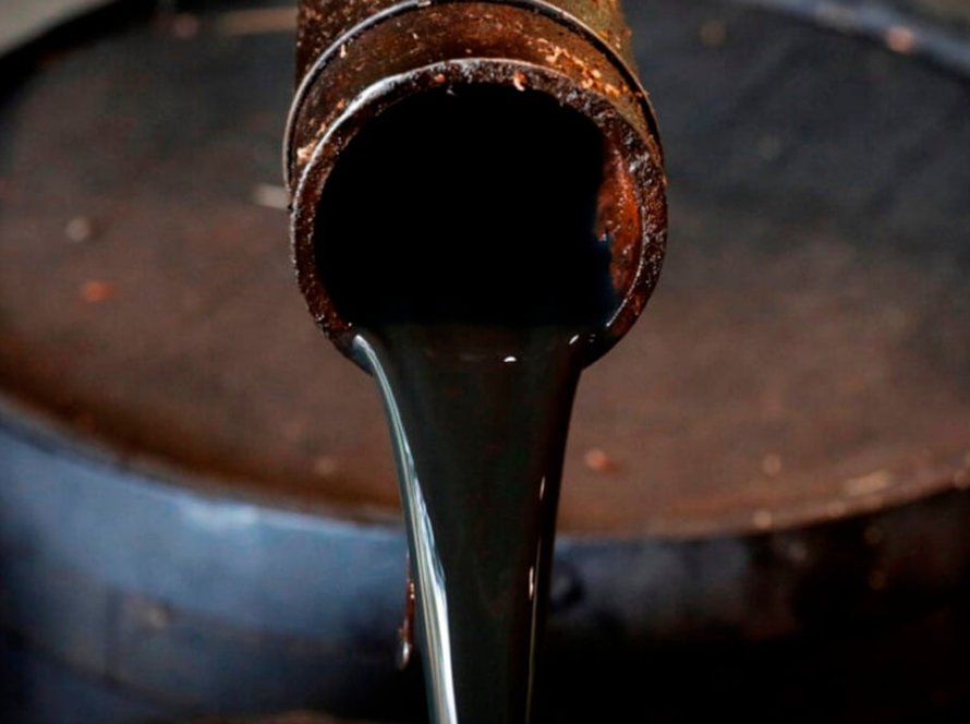 Petróleo sobe 2% após porto russo suspender exportações por ataque de drones ucranianos