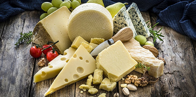 Queijos puxam alta de preços no Brasil em novembro enquanto leite e arroz recuam