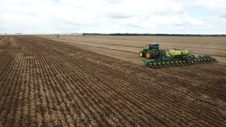 Excesso de chuva atrasa semeadura do milho em Mato Grosso