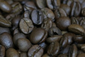Exportações de café do Brasil caem 8% em março e somam 3,04 milhões de sacas, aponta Cecafé