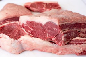 Exportação de carne bovina do Brasil pode cair 10% em 2026 com restrição da China, diz Abiec