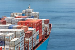 Nova tarifa de 25% dos EUA entra em vigor e afeta bilhões de dólares em exportações brasileiras