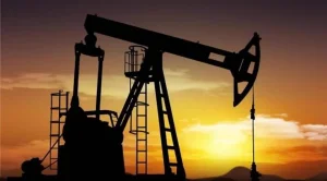 Petróleo cai com esperanças de avanço diplomático entre EUA e Irã e exportações da Arábia Saudita
