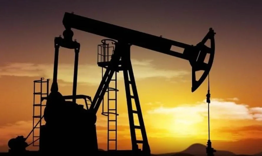Petróleo cai com esperanças de avanço diplomático entre EUA e Irã e exportações da Arábia Saudita