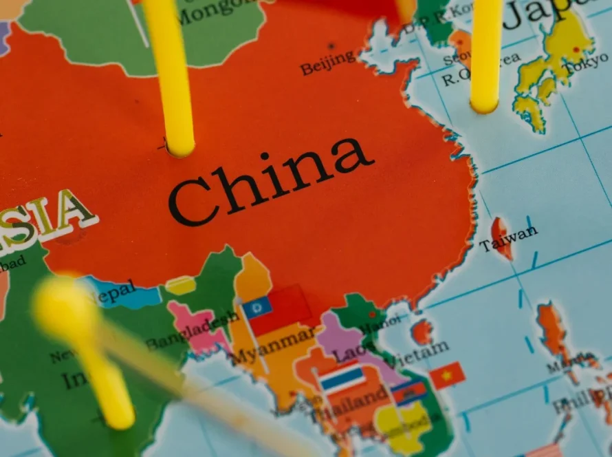 Crescimento econômico da China ganha força com boom das exportações