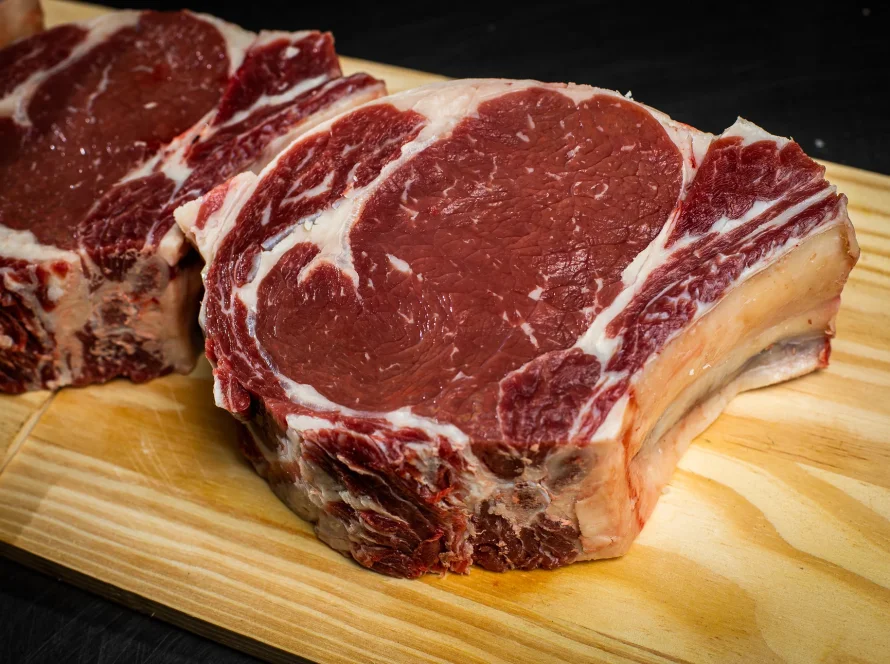Exportação de carne do Brasil cai 35% em setembro apesar de fortes embarques aos EUA, diz Abiec